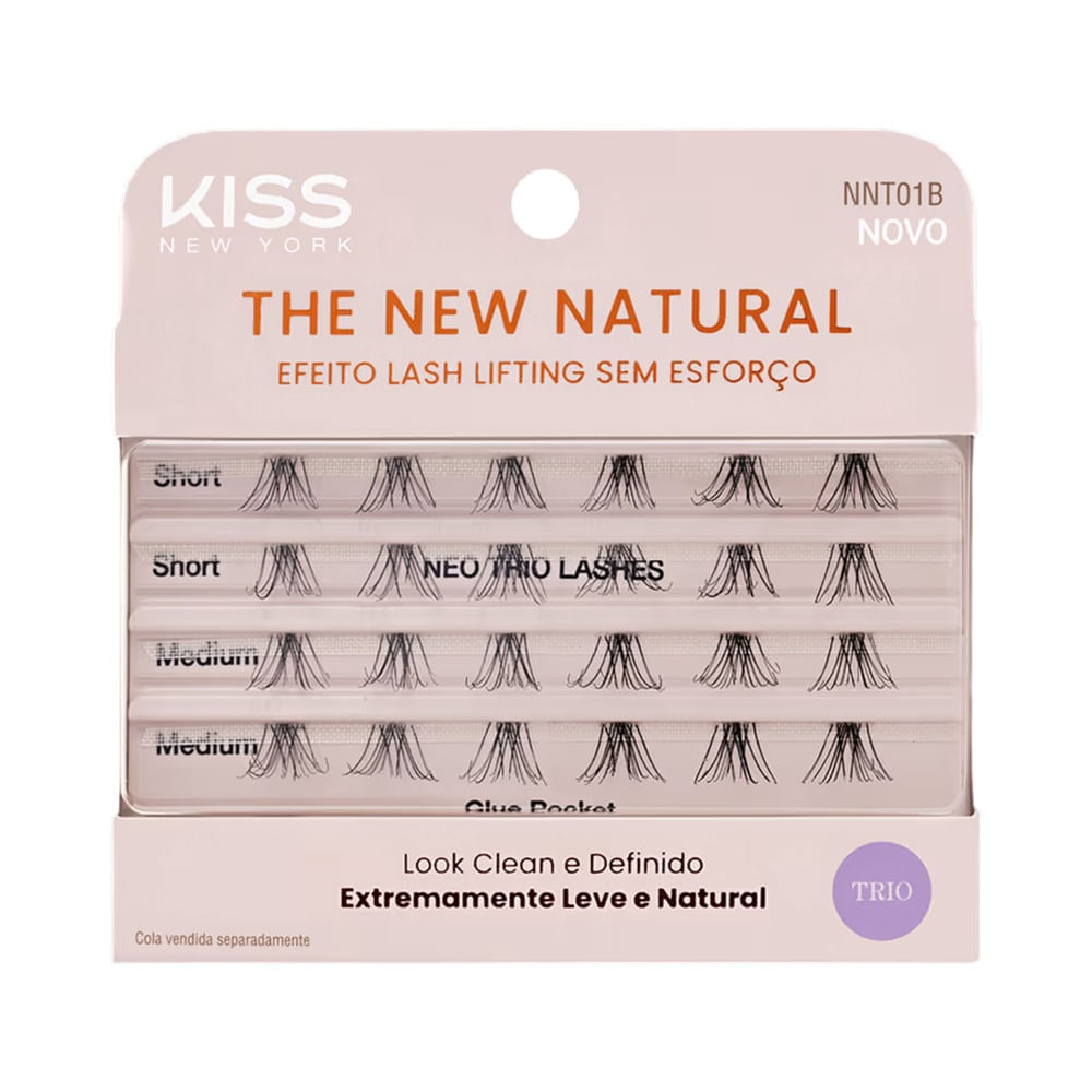 Embalagem do Cílios Postiços Kiss New York The New Natural Trio 01 com quatro fileiras de cílios em tamanhos curto e médio.